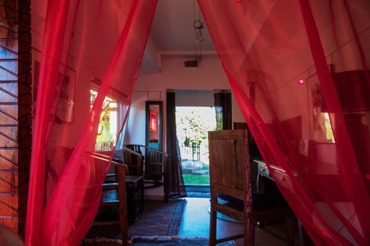 Crazy Lounge Bnb Aigle Exterior foto